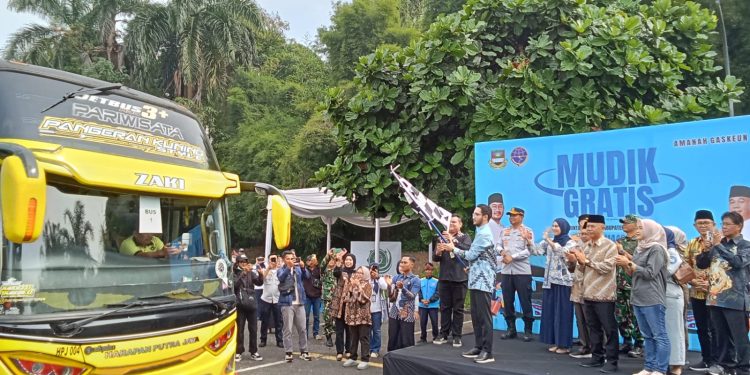 150 Orang Pemudik Gratis Diberangkatkan Oleh Bupati Dan wakil Bupati kbb