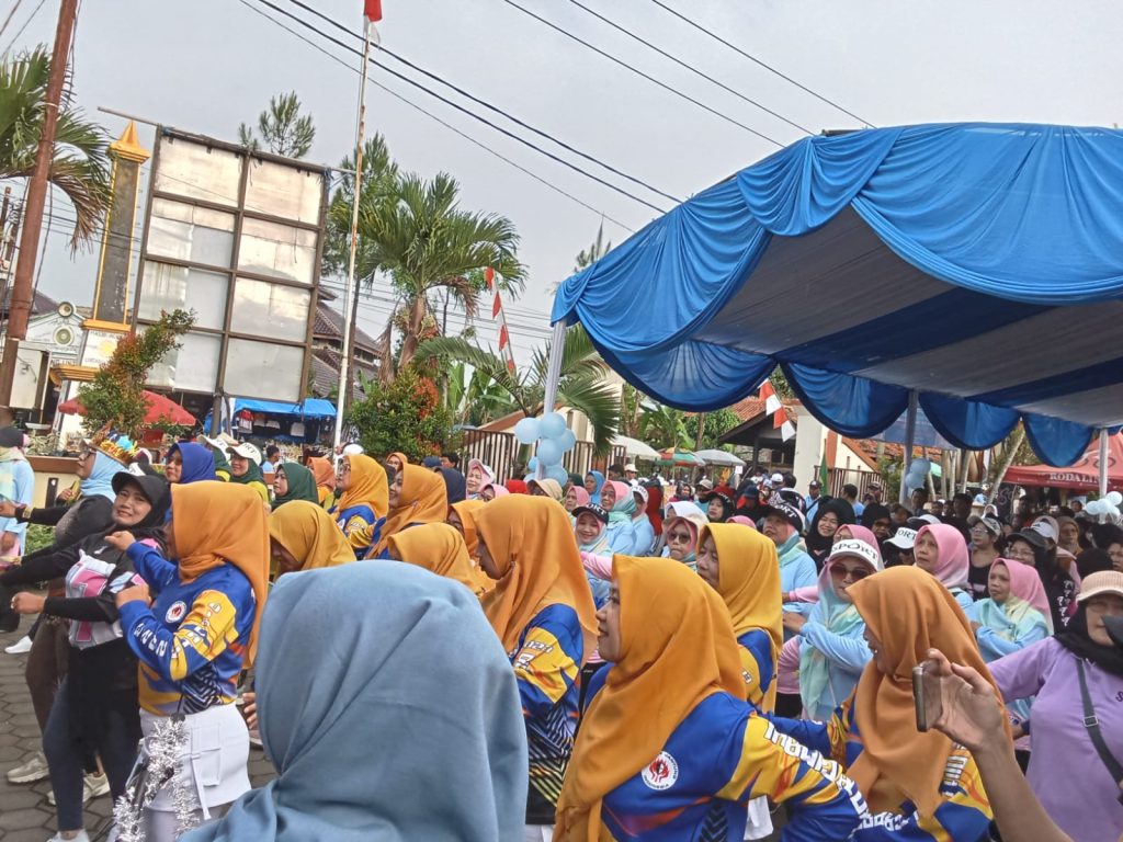Rangkaian Hari Jadi KBB Ke 18, Kecamatan Ngamprah Gelar Pesta Rakyat