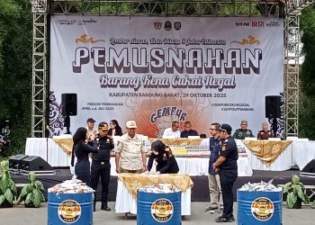 Dirjen Bea Cukai Provinsi Jawa Barat Melaksanakan Pemusnahan Rokok Ilegal