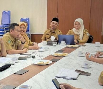 Kemarau Berkepanjangan Peternak Hanya Beri Pakan Hijauan 50 %, Dinas Peternakan KBB Dorong Penguatan Cadangan Pakan Untuk Peternak