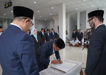 Pertama Kali Bupati Bandung Barat Lantik 11 Pejabat Pimpinan Tinggi Pratama Melalui Sistem Manejemen Talenta ASN